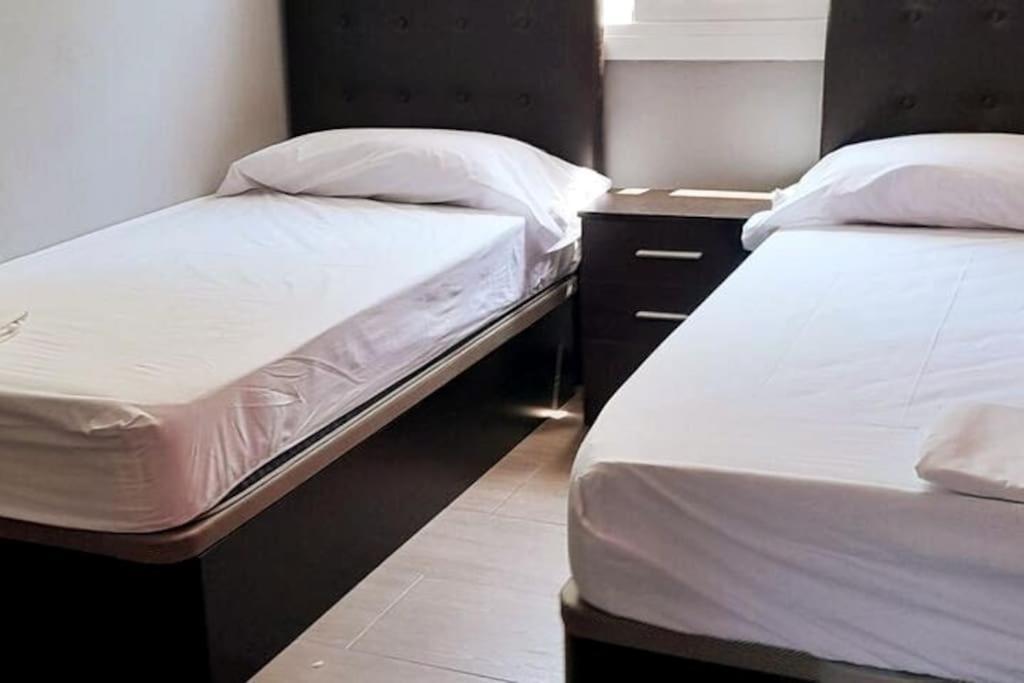 Exclusive House Close To Airport El Prat de Llobregat Ngoại thất bức ảnh